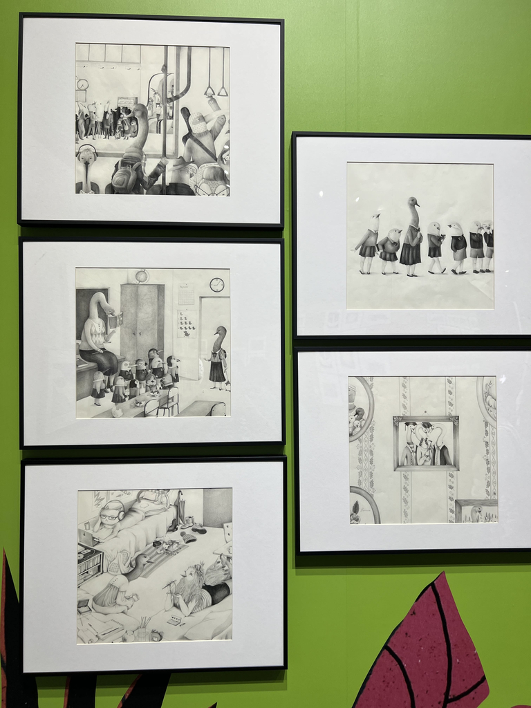 《醜小鴨：一則現代童話》  義大利  Elisa Cavaliere  鉛筆.jpg - 展覽藝術用